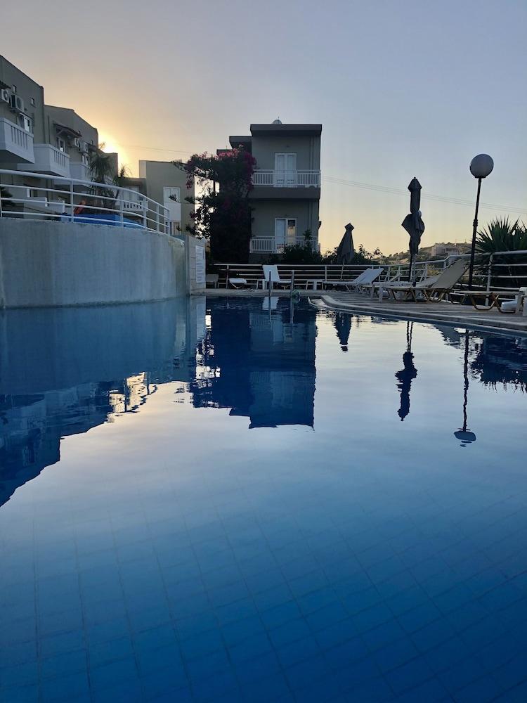 Pelagia Bay Hotel Agia Pelagia Eksteriør billede